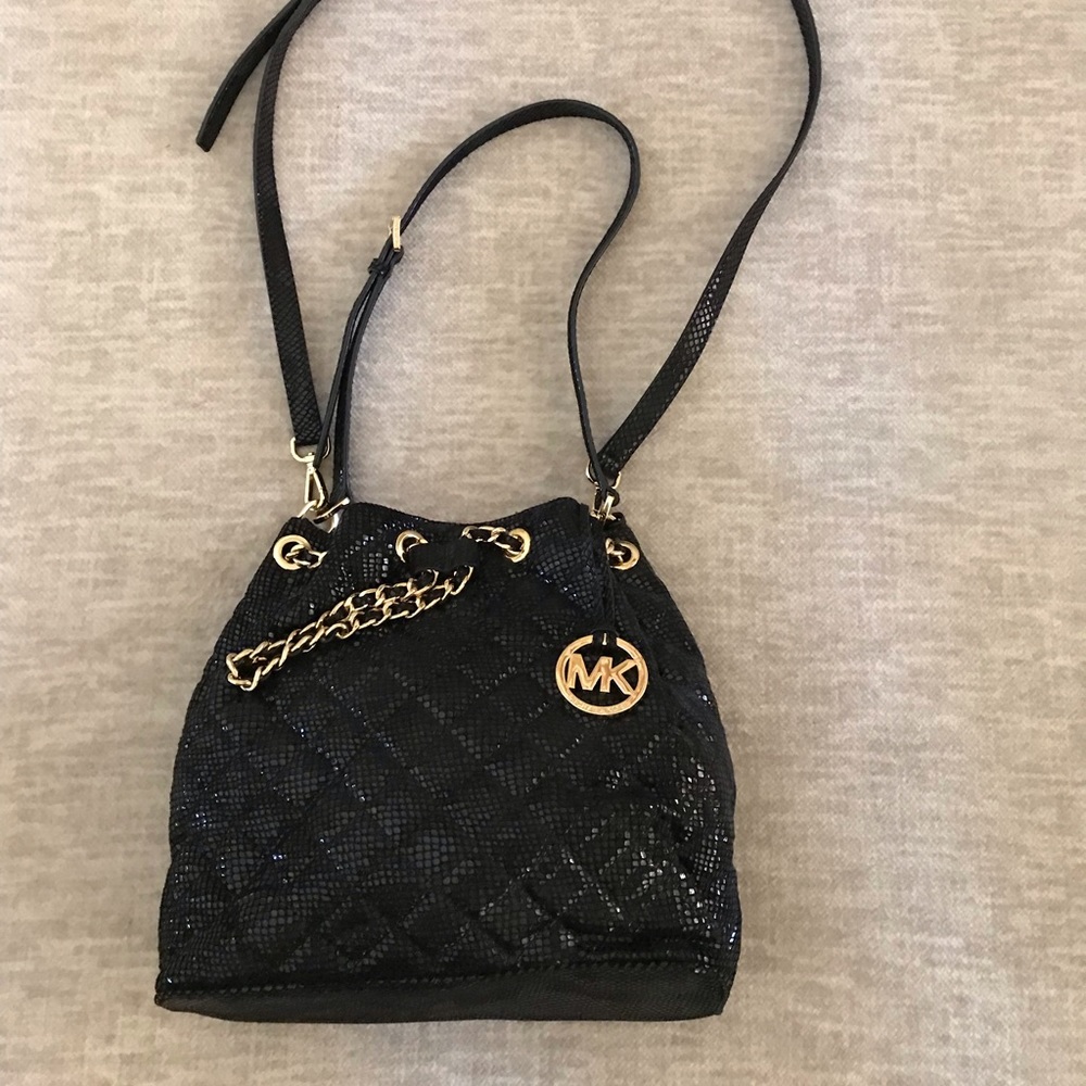 Michael Kors Jules Quilted Patent-Leather Crossbody